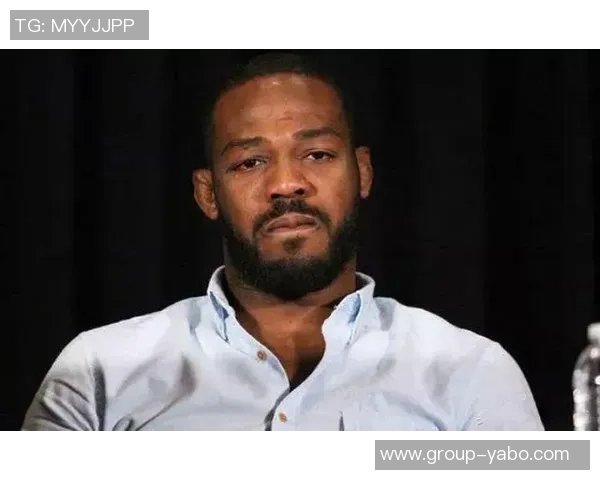 弗里曼防守丹尼斯三分时垫脚被判定为一级恶意犯规引发争议